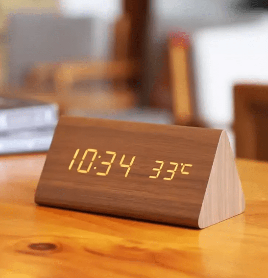 WoodSense LED-Holzuhr – Sprachgesteuert & Stilvoll für jeden Raum-2