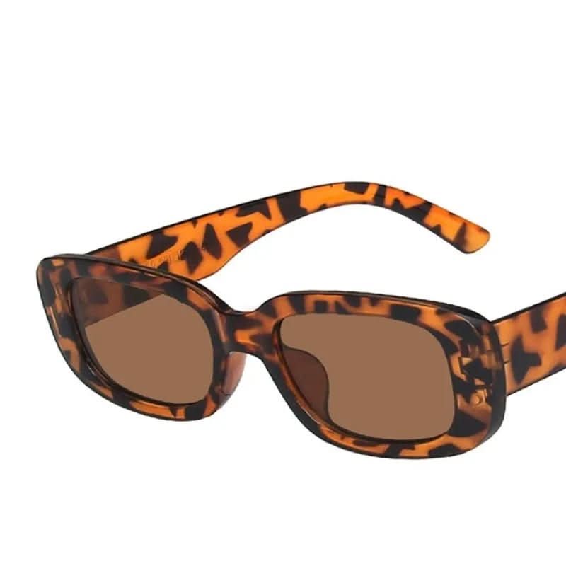Old-fashioned Shade - Retro-style Rectangular Women's Sunglasses with UV400 Protection