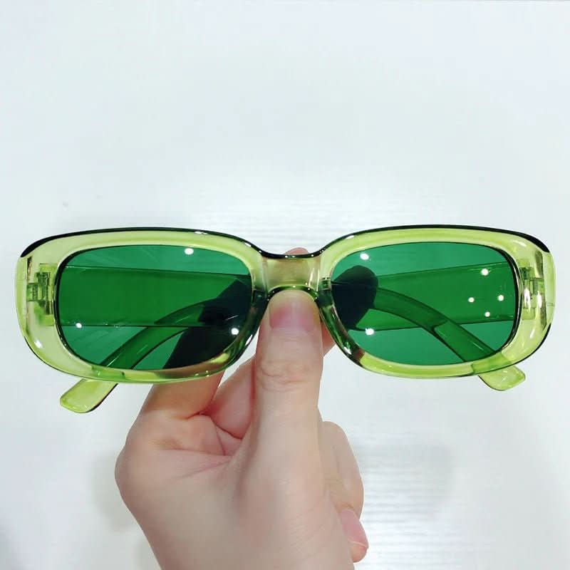 Old-fashioned Shade - Retro-style Rectangular Women's Sunglasses with UV400 Protection