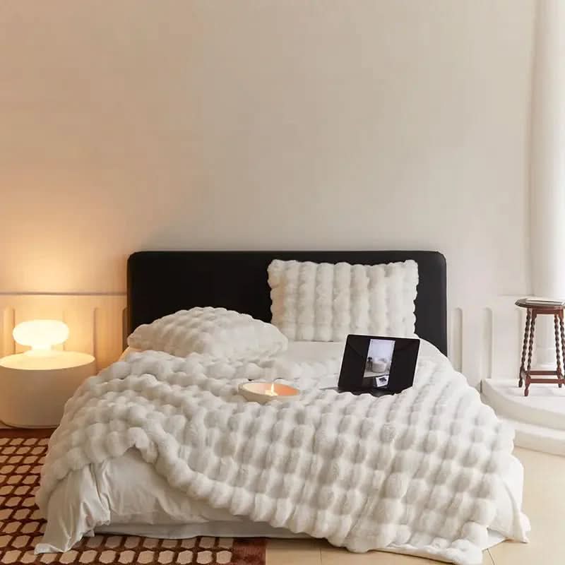 CORA - Ultra-Soft Fleece Blanket