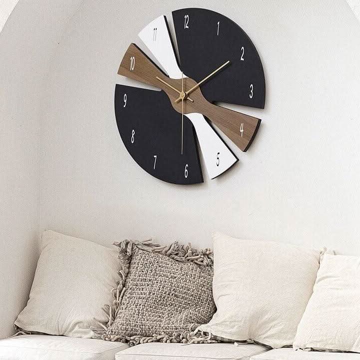 ZAVARA Fragmented Timepieces Wall Clock Modern Wood Design Precise Timekeeping