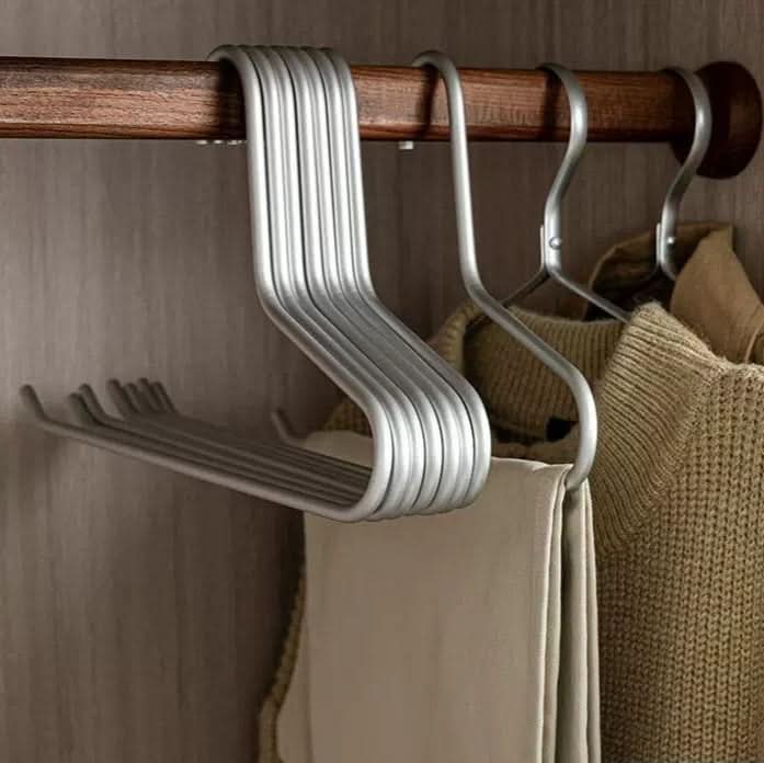 Koro - Classic Clothes Hanger
