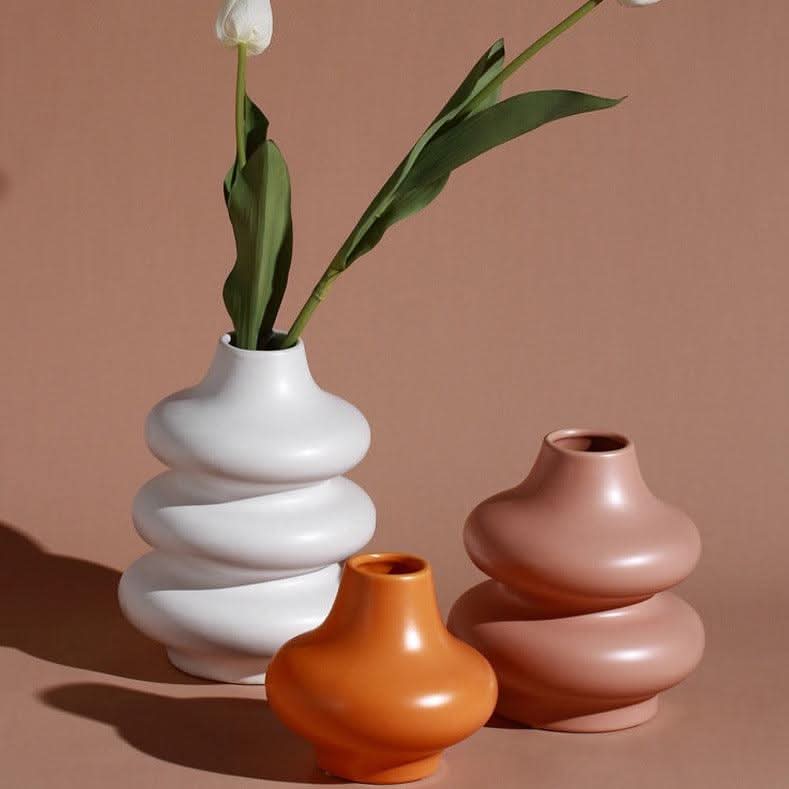 AREVA – Elegant Ceramic Vase for Stylish Accents