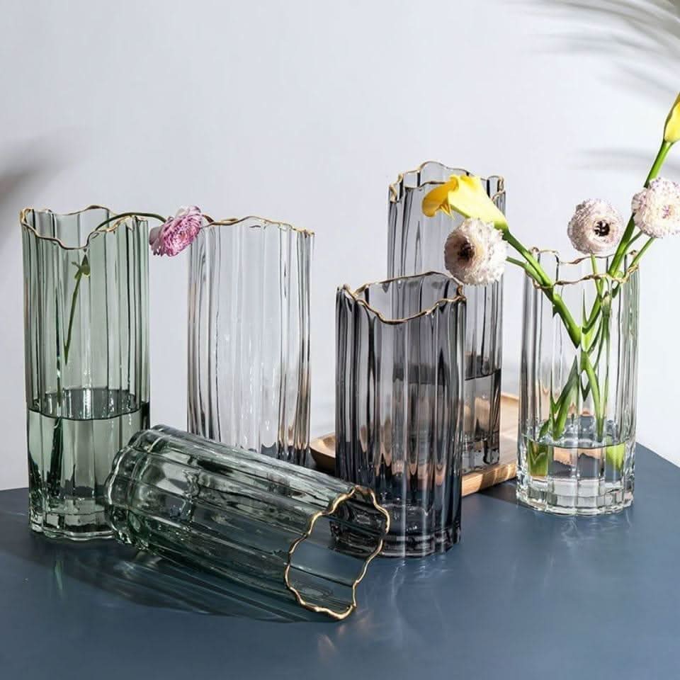 CASSINA – Elegant Ceramic Vase For Stylish Living Spaces