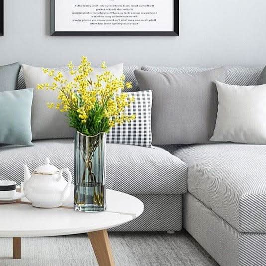 CASSINA – Elegant Ceramic Vase For Stylish Living Spaces
