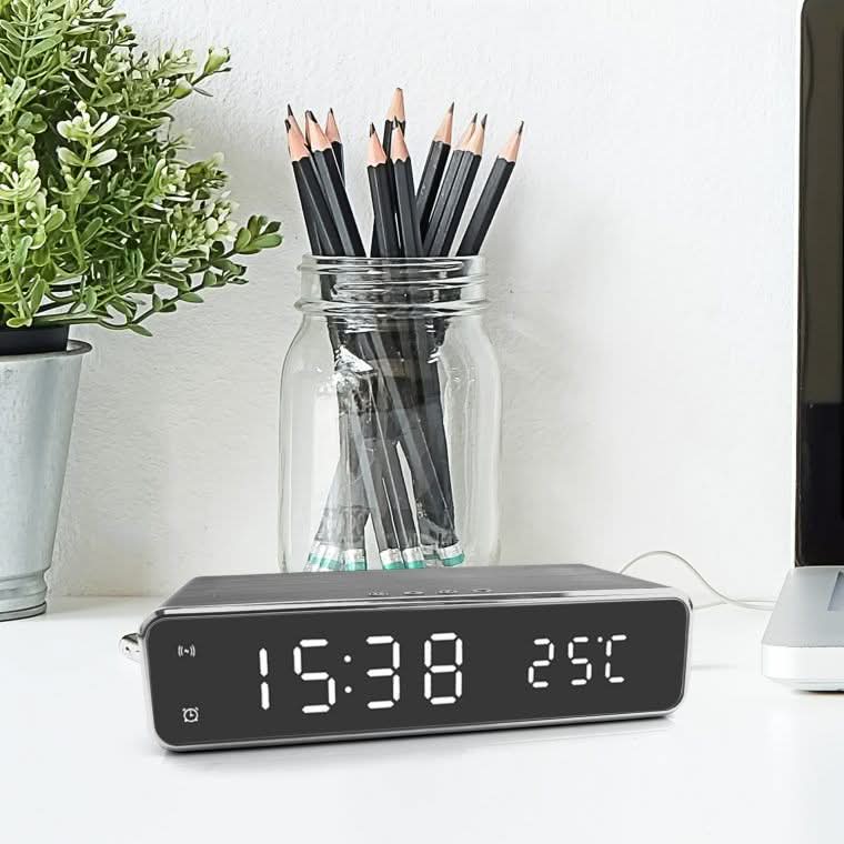 BENNETT - LED Alarm Clock With Wireless Charger