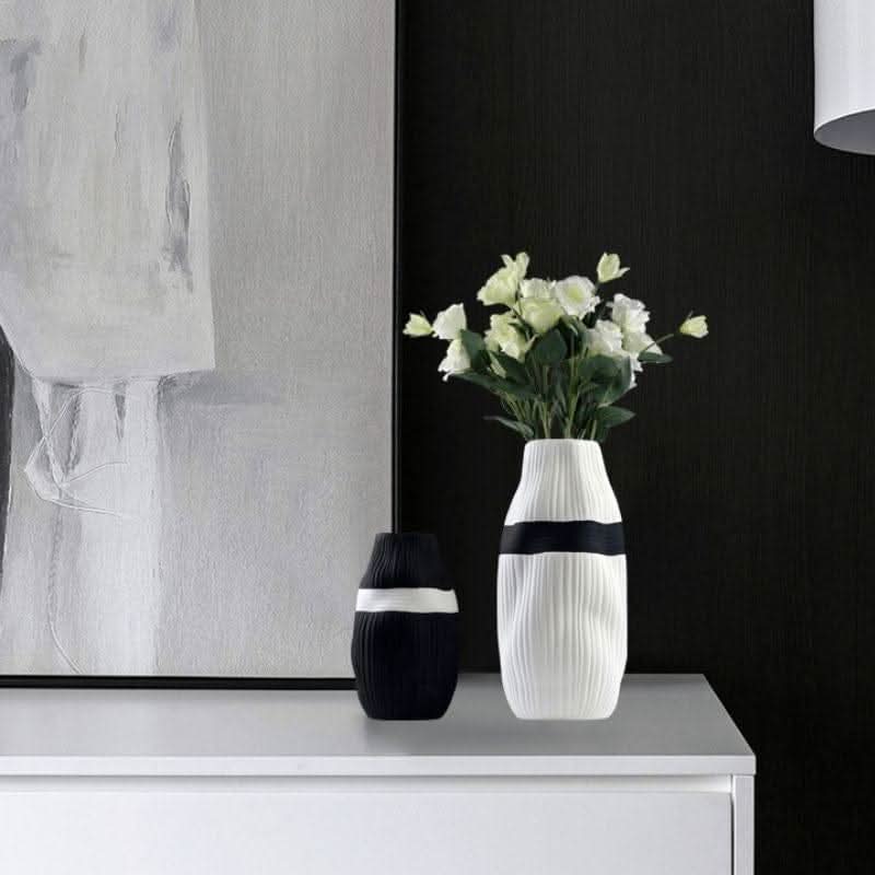 HIKARIA – Elegant Ceramic Vase For Modern Accents