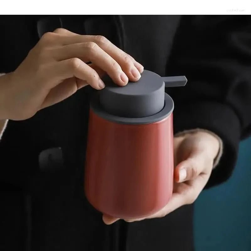 Rova - Chic Dispenser