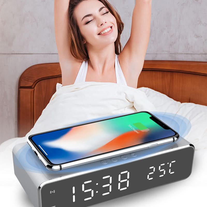 BENNETT - LED Alarm Clock With Wireless Charger