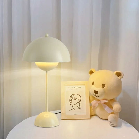 MONTREUX – Modern LED Table Lamp with Flexible Light Control