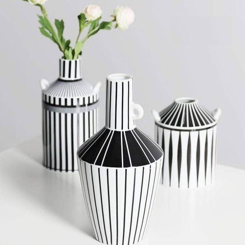 KAZURI – Elegant Ceramic Vase for a Modern Ambiance