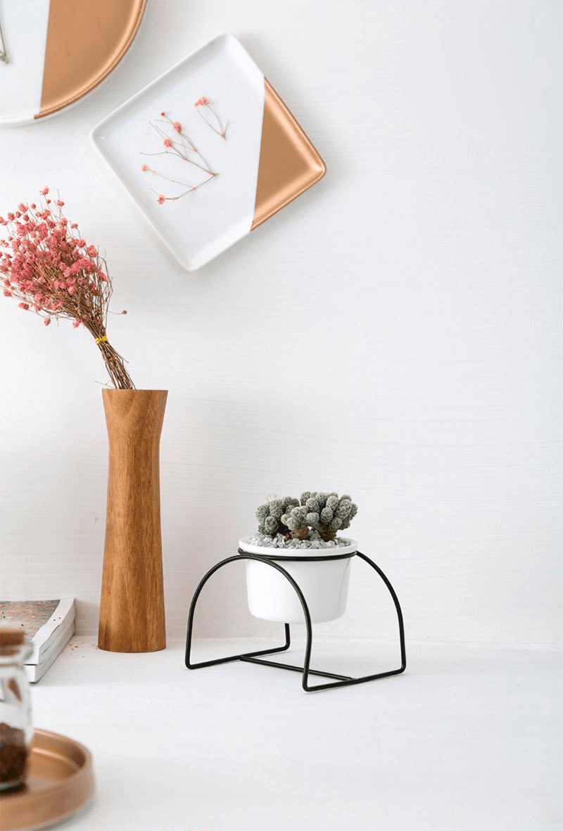 ELARA – Elegant Bridge Planter for Your Home
