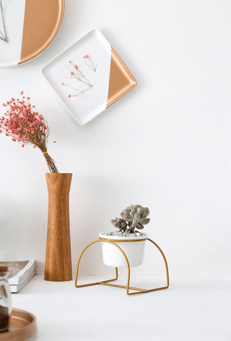 ELARA – Elegant Bridge Planter for Your Home
