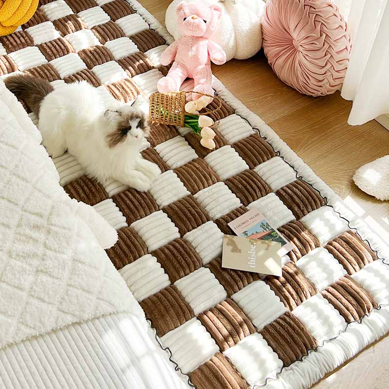 COZYCOVER – Cozy Chenille Pet Blanket with Furniture Protection Function