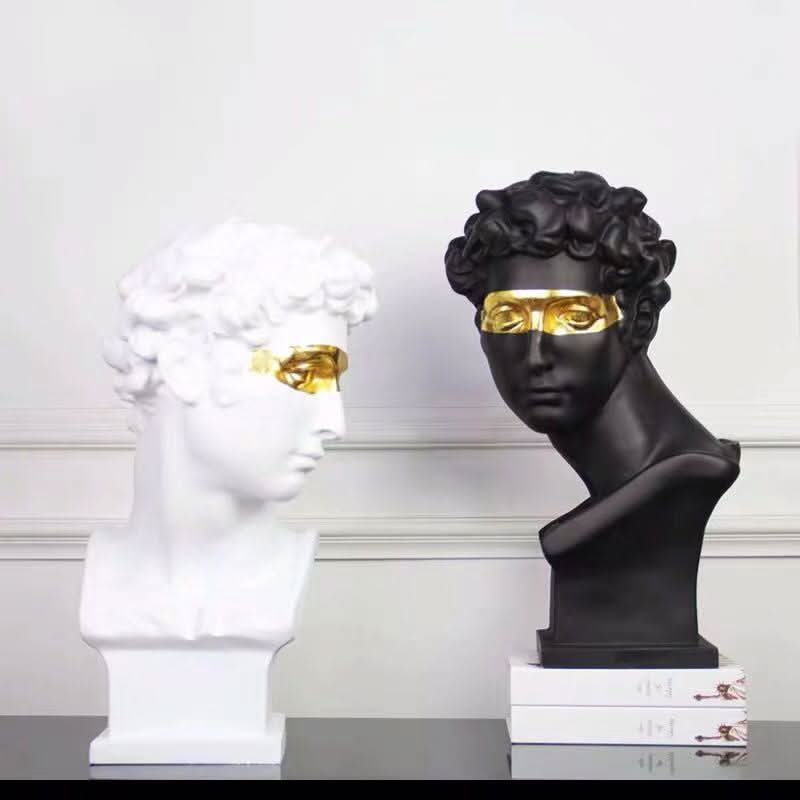 SEREVIA Resin Bust Sculpture Elegance for Living Room Decoration