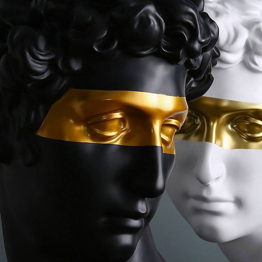 SEREVIA Resin Bust Sculpture Elegance for Living Room Decoration