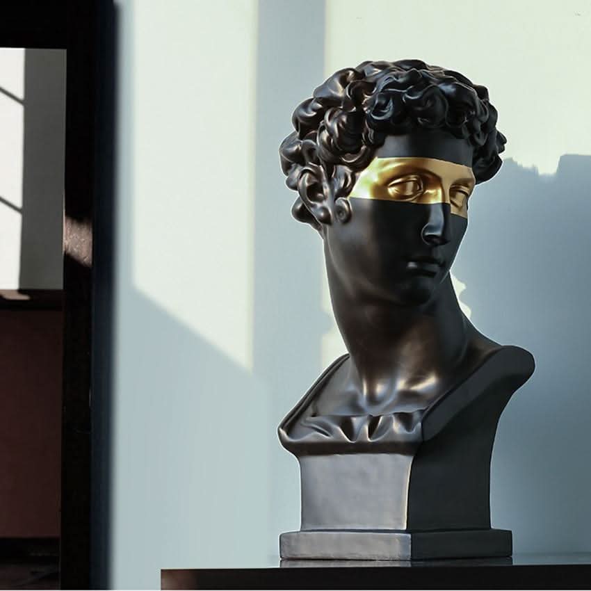 SEREVIA Resin Bust Sculpture Elegance for Living Room Decoration