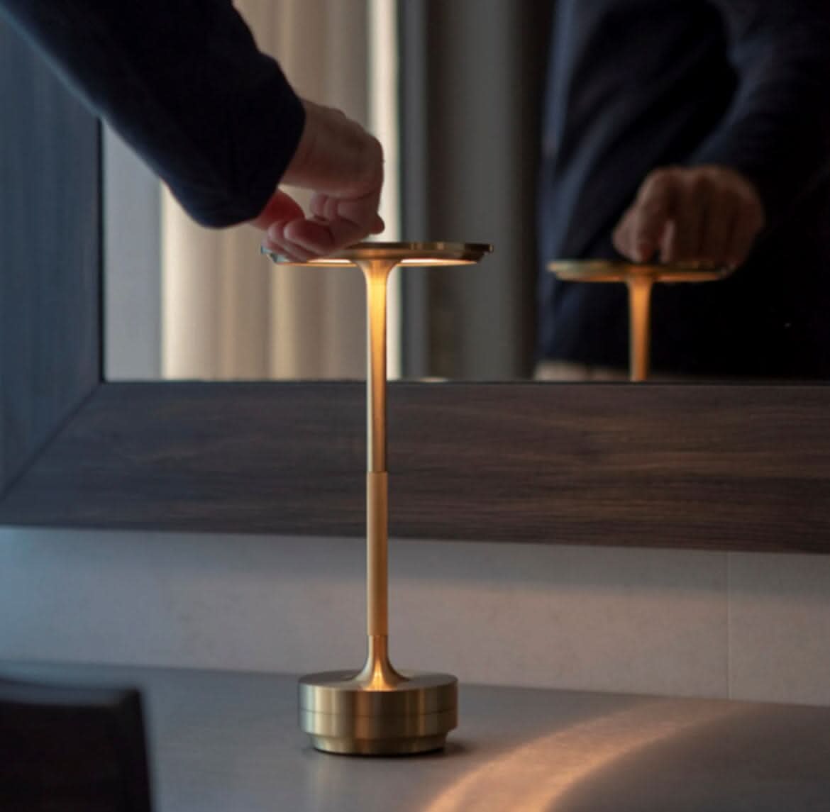 ZADAR Table Lamp Nostalgia Lighting Cordless Dimmable Light