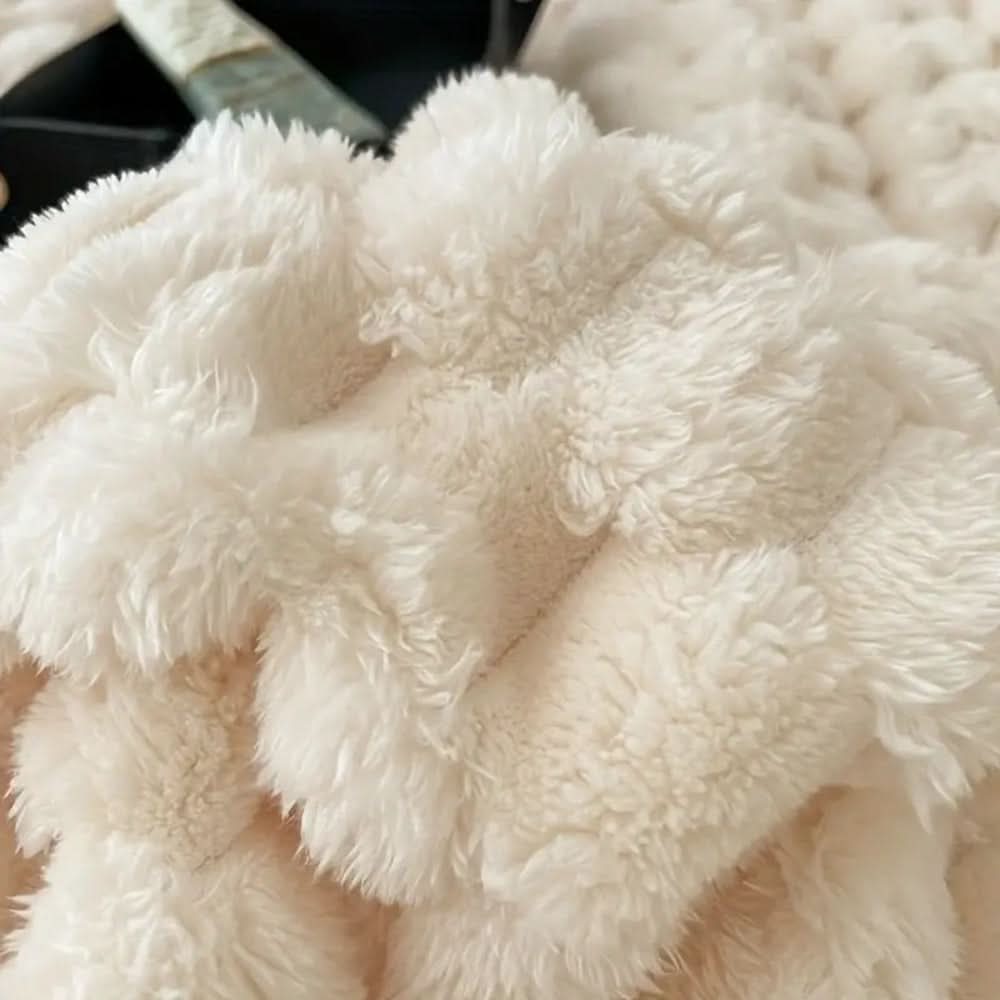 DELLA - Cuddly Cloud Blanket