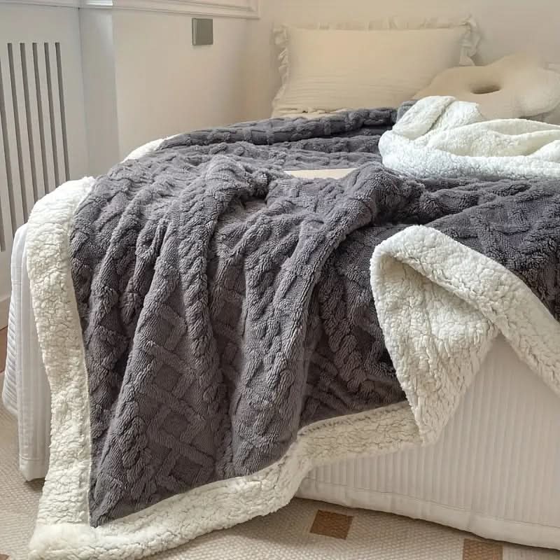 ERSANA - Ultra-cozy, fluffy blanket