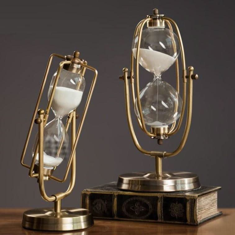 CHRONUS – Elegant Hourglass for Timeless Beauty