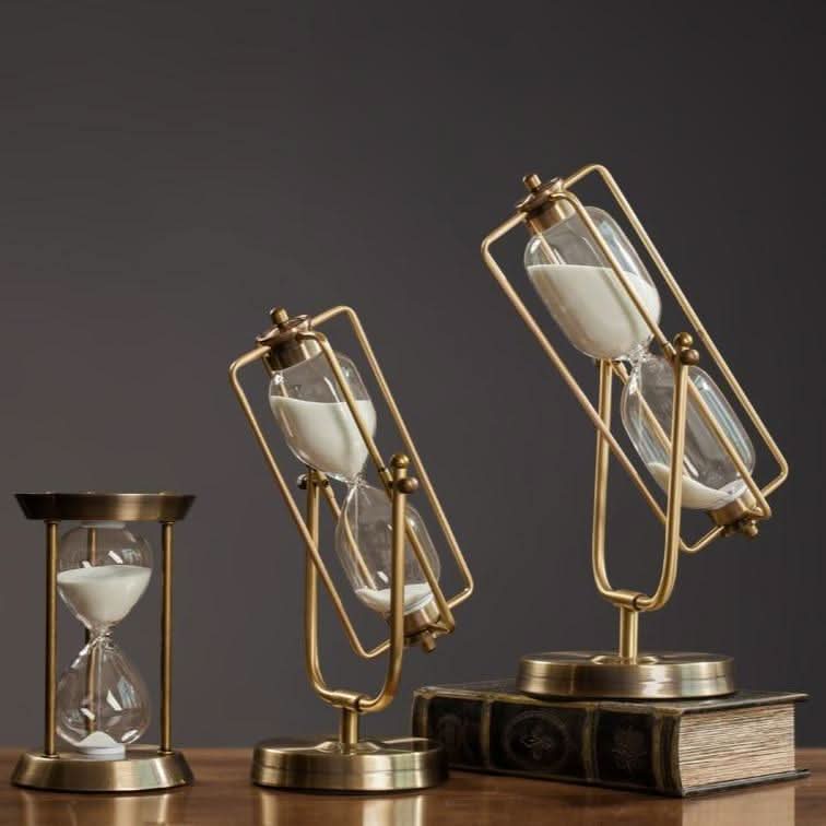 CHRONUS – Elegant Hourglass for Timeless Beauty