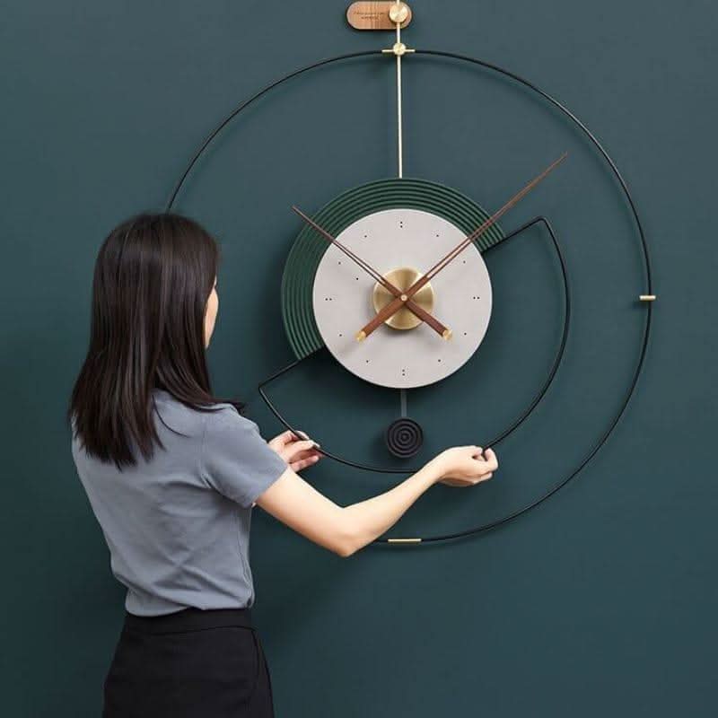 ZEPHYRA Refined Metal Frame Wall Clock With Silent Quartz Movement And Modern Design