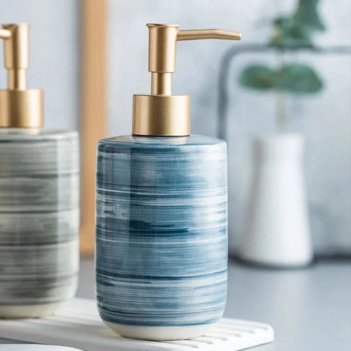 Arvy - Elegant and durable dispenser