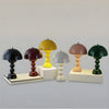 Moderne Tischlampe im Skandinavischen Design mit Goldakzenten