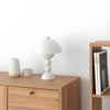 Moderne Tischlampe im Skandinavischen Design mit Goldakzenten