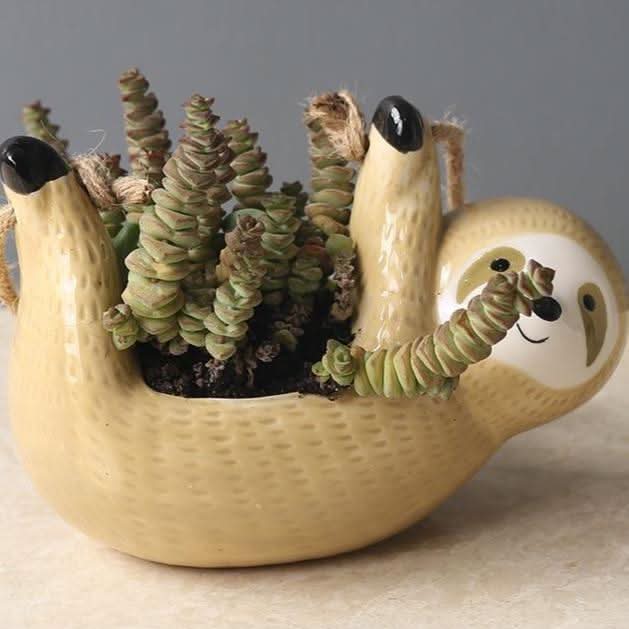 LUMA - Stylish Hanging Sloth Vase for Your Rooms