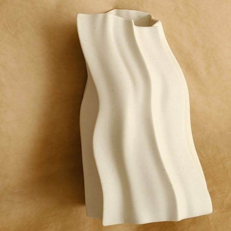 ORINA – Stylish Ceramic Vase for a Luxurious Ambiance
