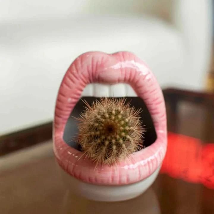 Patty - Unique Lip-Shaped Planter